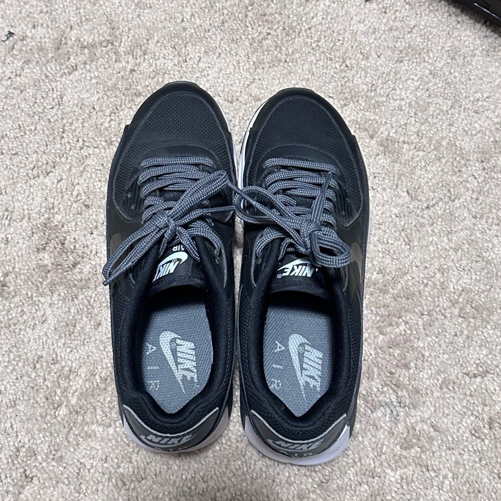 Black Nike air max